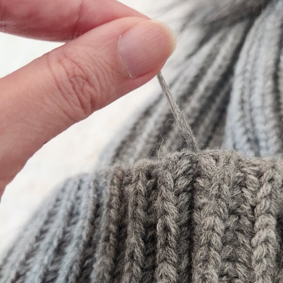 TopShop Pom‎ Pom Gray Winter Hat Beanie - Picture 6 of 11